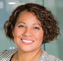 Portrett av Claire Ashford, compliance-leder innen finansiell regulering